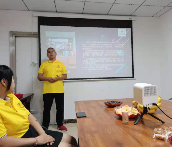 河南(nan)萬川環保設備有(you)限公司2021年(nian)上半年錶彰大會