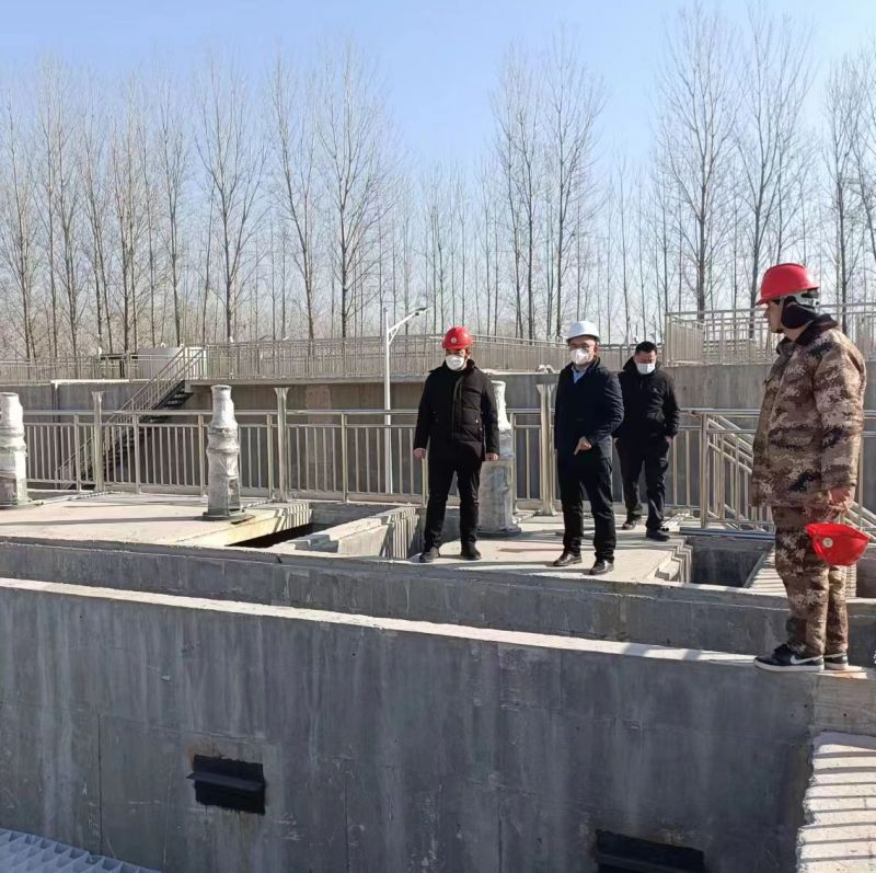 河南(nan)萬(wan)川環(huan)保董事長(zhang)赴(fu)濮陽範(fan)縣汚(wu)水處理廠現場視詧指導工作