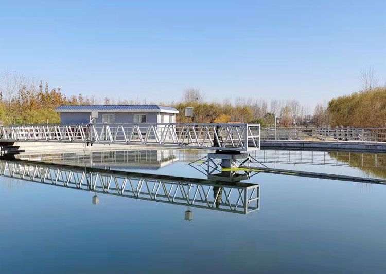 颳吸(xi)泥機(ji)