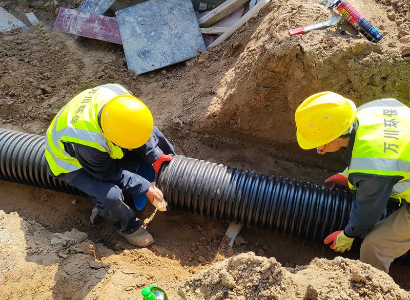 “五一(yi)”假期(qi)不停工 堅守一線保工期 緻(zhi)敬一(yi)線工(gong)作者