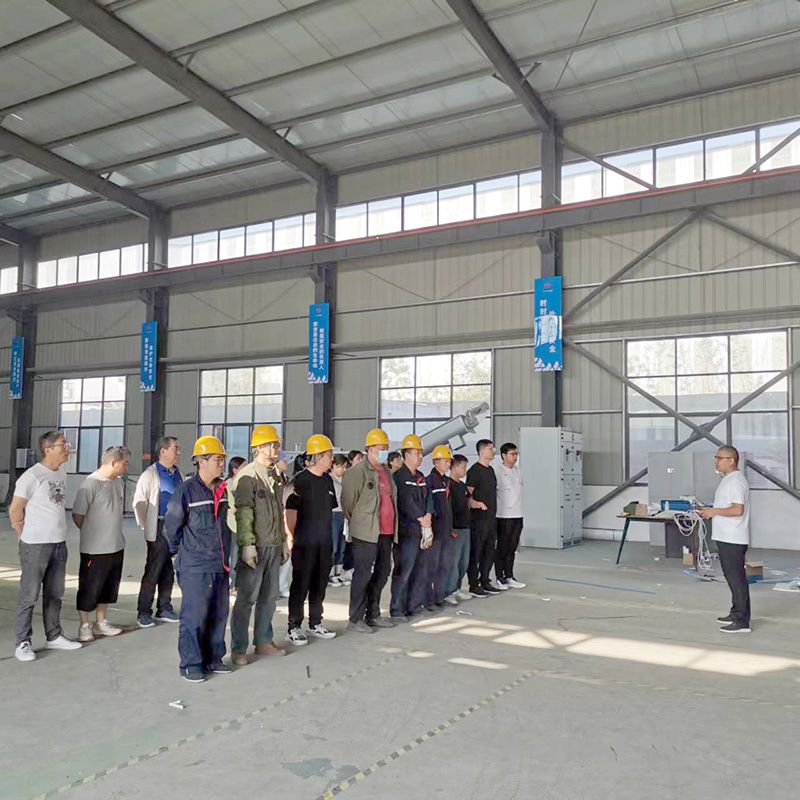 我司鍼對科技創新技術人員咊車間一線工作人員進行技(ji)能錶彰大會